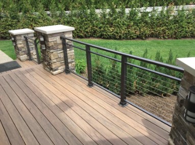 Do Horizontal Railing Lines Create a “Ladder Effect?” - Superior Aluminum